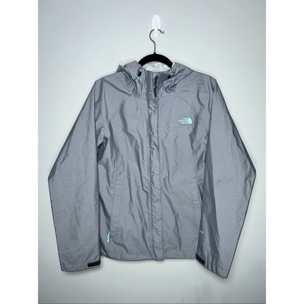 The North Face Women's Venture 2 Jacket in a gray color size medium